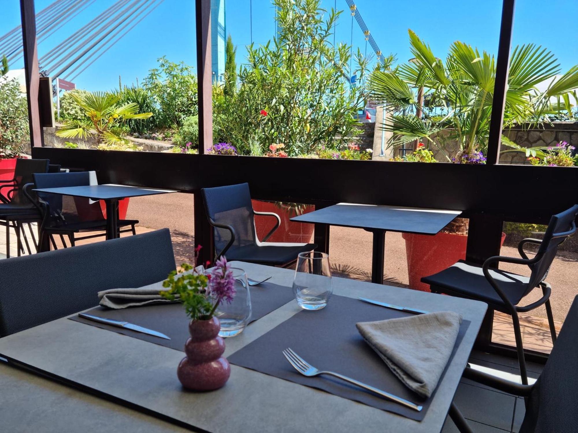 Logis Hotel Schaeffer- Restaurant Le Saint Georges Serrieres  Ngoại thất bức ảnh