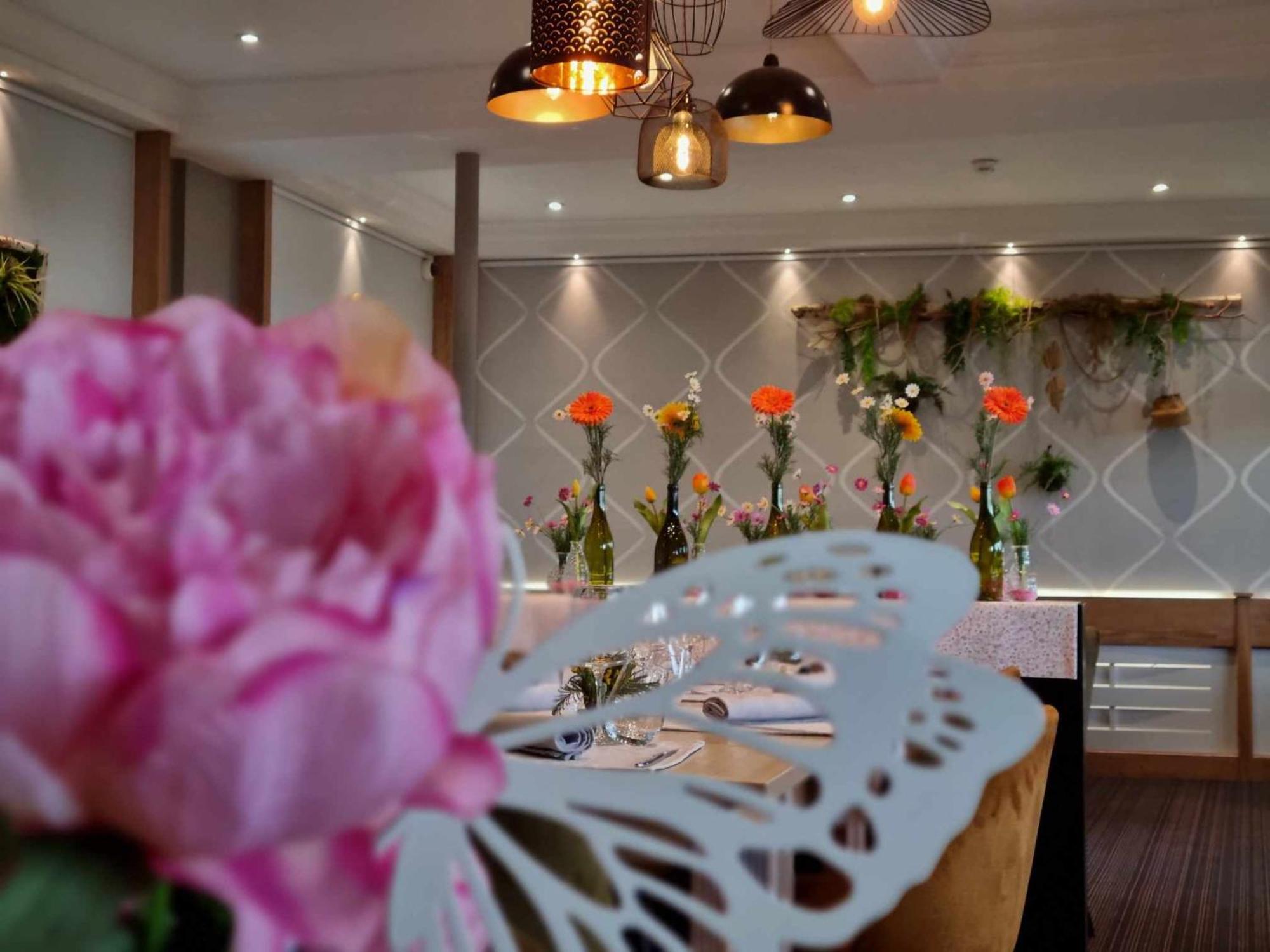 Logis Hotel Schaeffer- Restaurant Le Saint Georges Serrieres  Ngoại thất bức ảnh